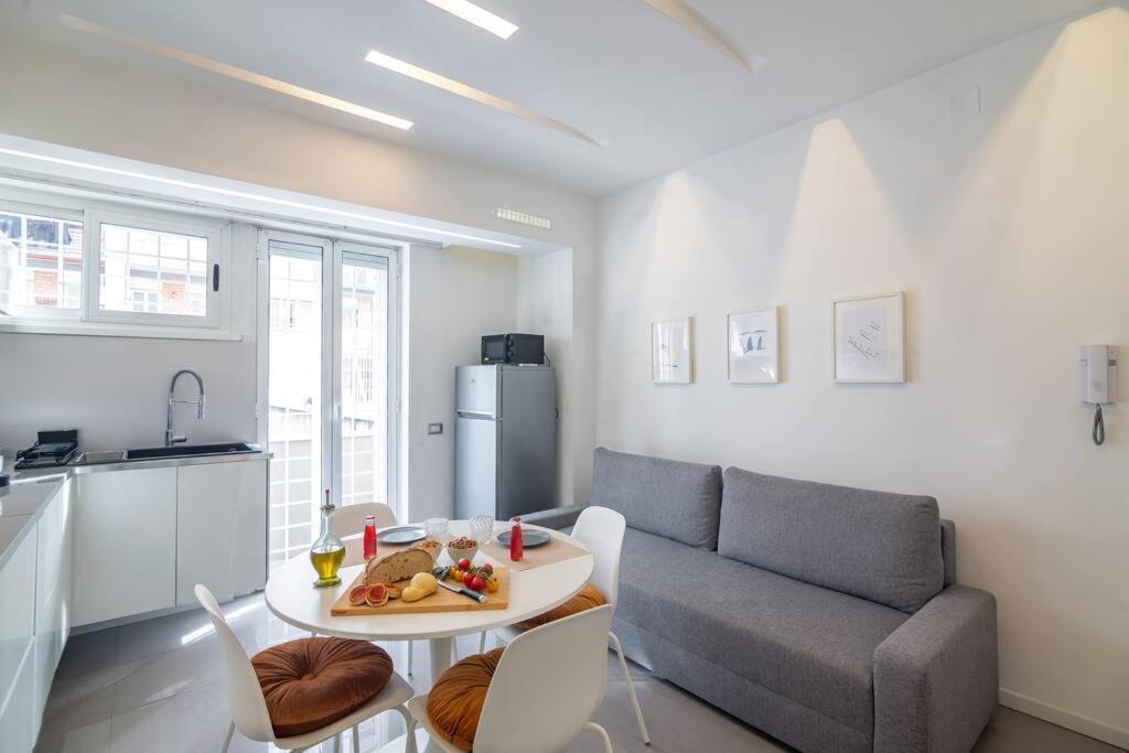 Apartment My Cozy White House Rome