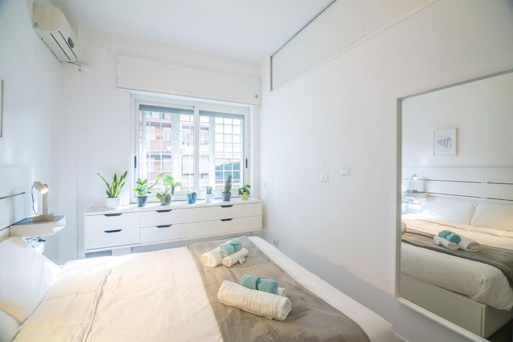 My Cozy White House * Roma