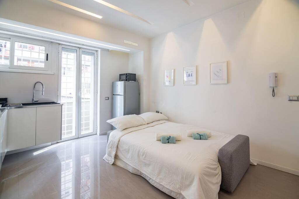 My Cozy White House * Roma